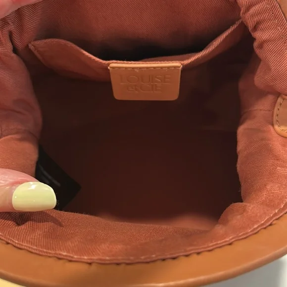 Like NEW Louise et Cie Isel Leather Toasted Almond Frame Novelty Curve Handle - Picture 12 of 13